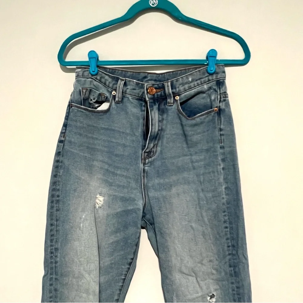 Urban Outfitters BDG High Rise Distressed Mom Jeans Size 27W - Picture 7 of 7